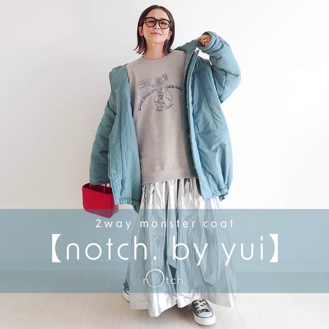 notch.公式インスタグラムのインスタグラム：「【notch.by yui】2WAYモンスターコート  price: ¥11,990 税込 color: オフホワイト.ブラック.ブルー  人気インフルエンサー @yui_life__ コラボ企画第3弾！！ 2023/10/28(Sat) 0:00 pre order start!  yuiさんとnotch.のコラボで生まれたモンスターコート！  袖が取り外せる便利な2WAY仕様！ こだわり抜いたビッグシルエットで存在感◎ 裾のドロストコードでお好みのバルーンシルエットがつくれます。 ドロストコードは内側にしまうことも可能。 ゆったりとしたサイズ感なので、 インナーを選ばずコーディネートが楽しめ、 重ね着をする機会が多い冬のファッションの強い味方です ✨」