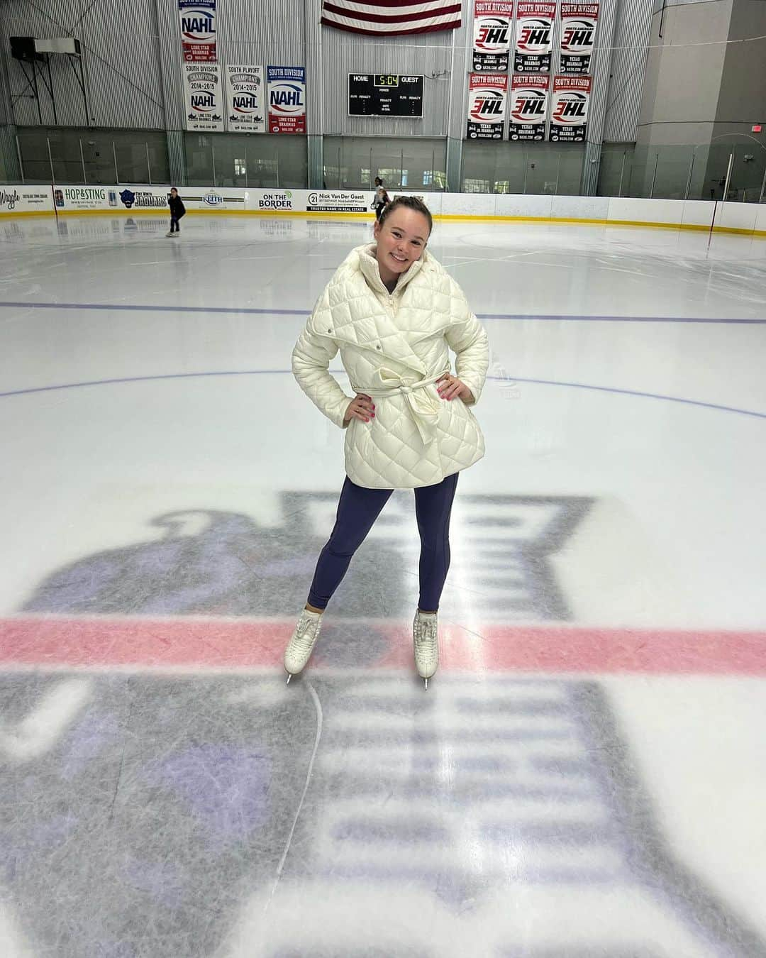 マライア・ベルのインスタグラム：「Ready for colder months and lots of time on the ice with @athleta ❤️ #powerofshecollective #athletapartner」