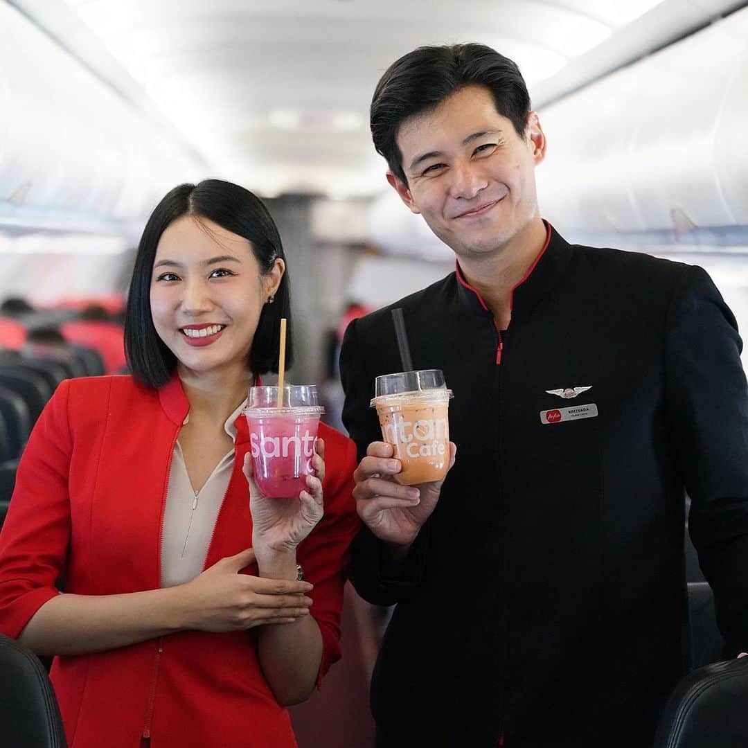 AirAsia (公式) さんのインスタグラム写真 - (AirAsia (公式) Instagram)「Santanから新メニューが登場✨  🍋ザクロレモンゼリー 🧋タイのバブルティー 🍴チキンラザニア  どれもとってもおいしいメニューで、 タイ行きのフライトで提供されています。  12月31日までのメニューとなるため、 ご旅行の際はぜひお楽しみください🛫  #FlyAirAsia #エアアジア #ThaiAirAsia #ThaiAirAsiaX #santan」10月27日 18時00分 - airasia_jpn
