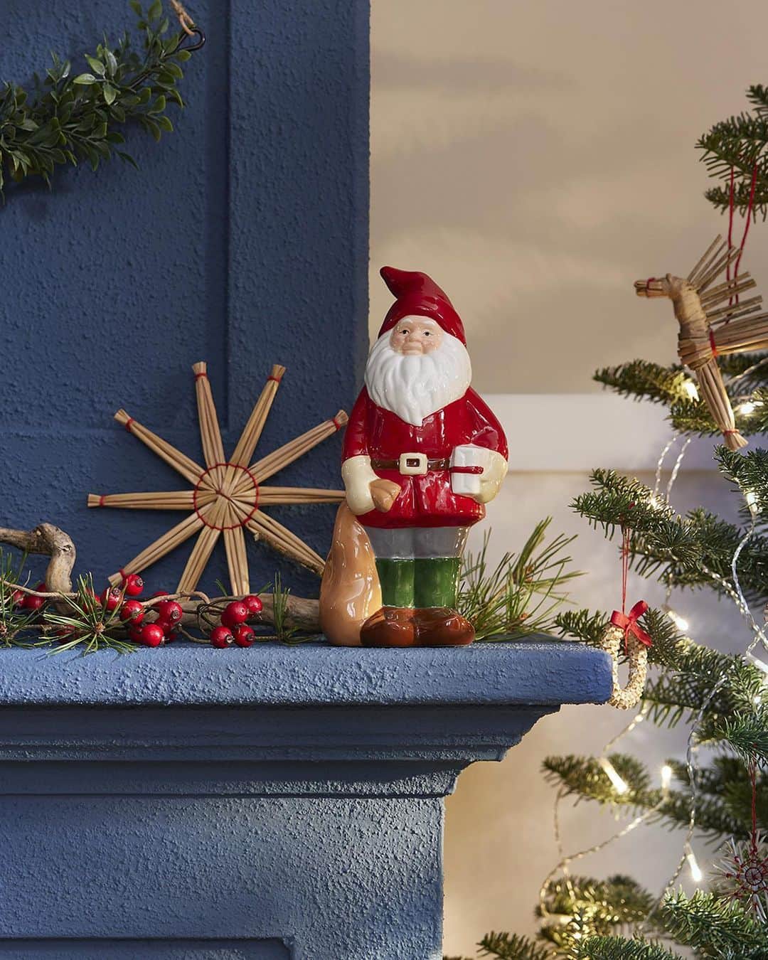IKEA JAPANさんのインスタグラム写真 - (IKEA JAPANInstagram)「もうすぐクリスマスの季節🎄 ⁡ クリスマスまで3ヶ月を切りました。今年のクリスマスの準備はできましたか？ メインのツリーや、それを彩るオーナメント、そして家を飾り付けるデコレーションなどのアイテムをそろえて、クリスマスムードを存分に楽しんでください。 ⁡ #イケア #IKEAオンラインストア #サステナブル #サスティナビリティ #おうち時間 #インテリア #家具 #ワンルームインテリア #一人暮らし #部屋作り #クリスマス #新商品 #ホリデー #クリスマス雑貨」10月27日 11時00分 - ikeajapan