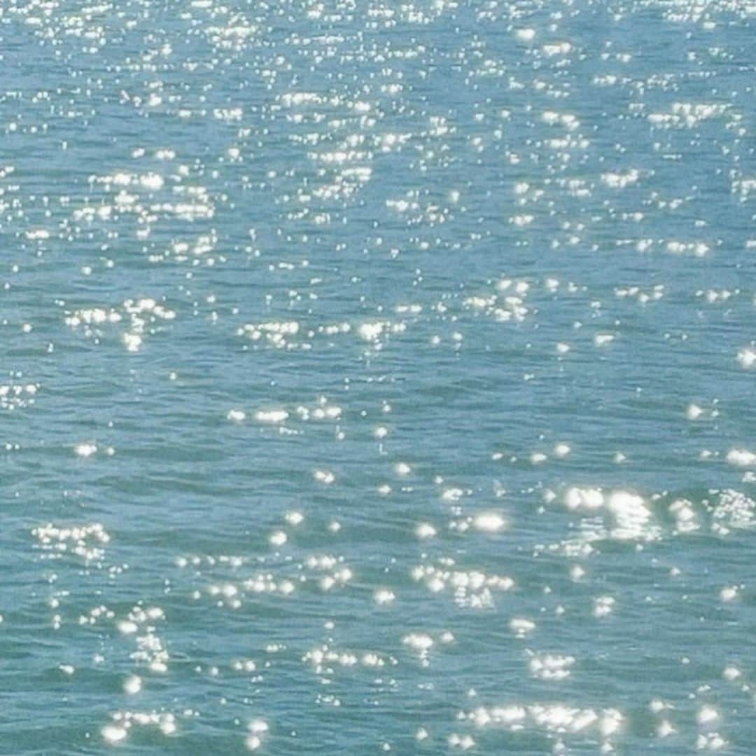 下尾みうさんのインスタグラム写真 - (下尾みうInstagram)「空・川・海☺️💗  自然って落ち着くよね〜  #自然 #今空 #空 #海 #蟹 #川」10月27日 11時02分 - miumiu1343