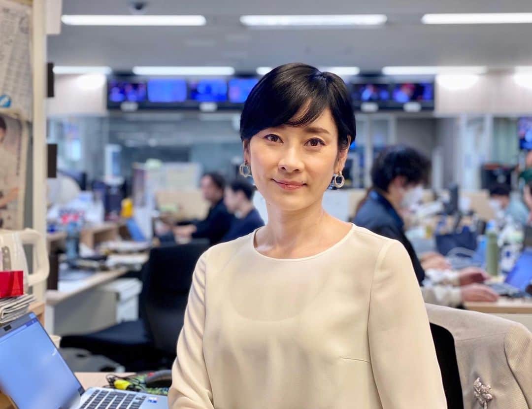 のインスタグラム：「Live News daysが始まります！ 午前11時30分からの放送をぜひご覧ください。  #FNNプライムオンライン #新型コロナウイルス #デイズ子どもを守ろう #島田彩夏 #立本信吾 #竹内友佳 #安宅晃樹 #アナウンサー #フジテレビ #ライブニュースデイズ #livenewsdays」