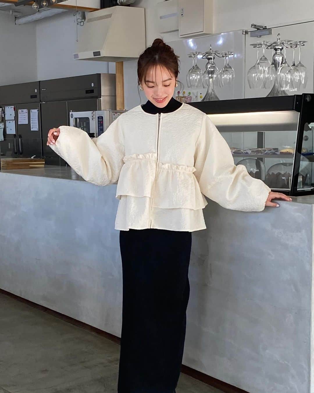 のインスタグラム：「≪10/27 newitem≫ . #ジャガード中綿フリルブルゾン 【3color】(ACJR7976)  #titivate #ティティベイト #アウター #ブルゾン #アウターコーデ #コート #冬コーデ #カジュアルコーデ #ファッション #大人カジュアル #トレンドコーデ #大人カジュアルコーデ #シンプルコーデ #きれいめカジュアルコーデ #大人可愛いコーデ」
