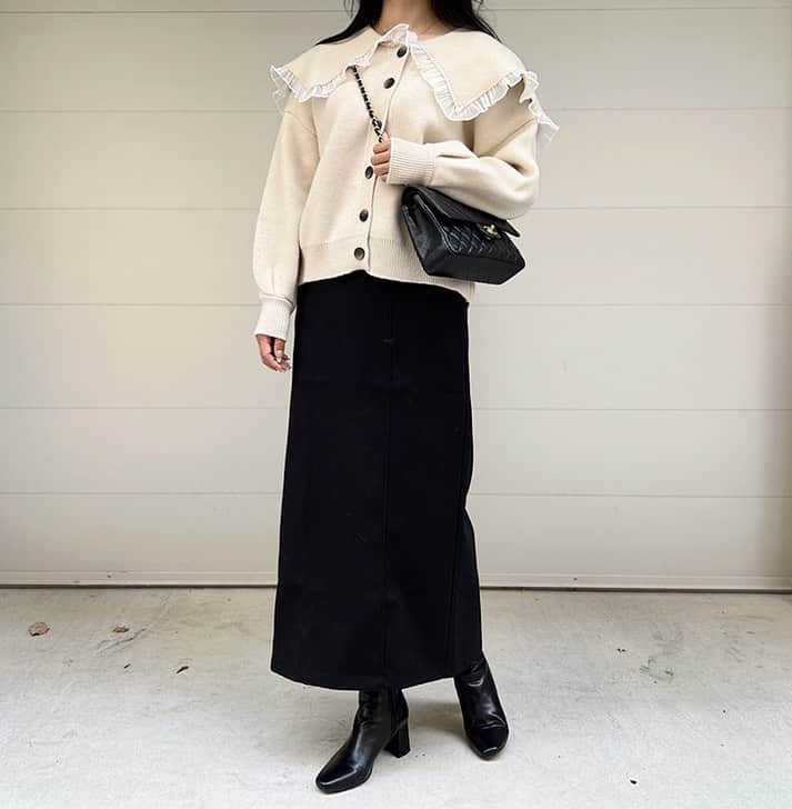 Mode Robeのインスタグラム：「* * NEW item...✔︎ * フリルニットカーディガン/1カラー 【mr5495】 ivory * * * #MODEROBE #韓国女優ファッション」