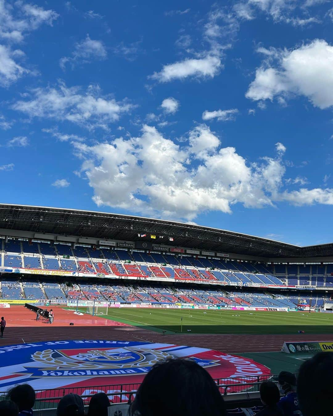 山口みらんさんのインスタグラム写真 - (山口みらんInstagram)「❤️🖤🦉   #コンサドーレ札幌 戦  #日産スタジアム  4-1 勝利⛱🇫🇷  宮市選手の先制から始まり 後半の爆発がやばい！！ 久しぶりに試合出場、杉本選手の3150ゴール！ エウベル選手の1人で全てを決めるゴール 植中選手の努力が実ったゴール！！  ホームで大量得点！本当に大きな勝点3！  杉本選手のゴールはかなり嬉しかった♡  ＼3150／   #fmarinos  #yokohamafmarinos  #横浜fマリノス  #マリノス  #マリノスサポーター  #トリコロール  #サッカー  #サッカー女子  #ユニフォーム女子  #jリーグ  #jリーグ女子  #横浜  #yokohama」10月27日 12時07分 - yamaguchi_miran