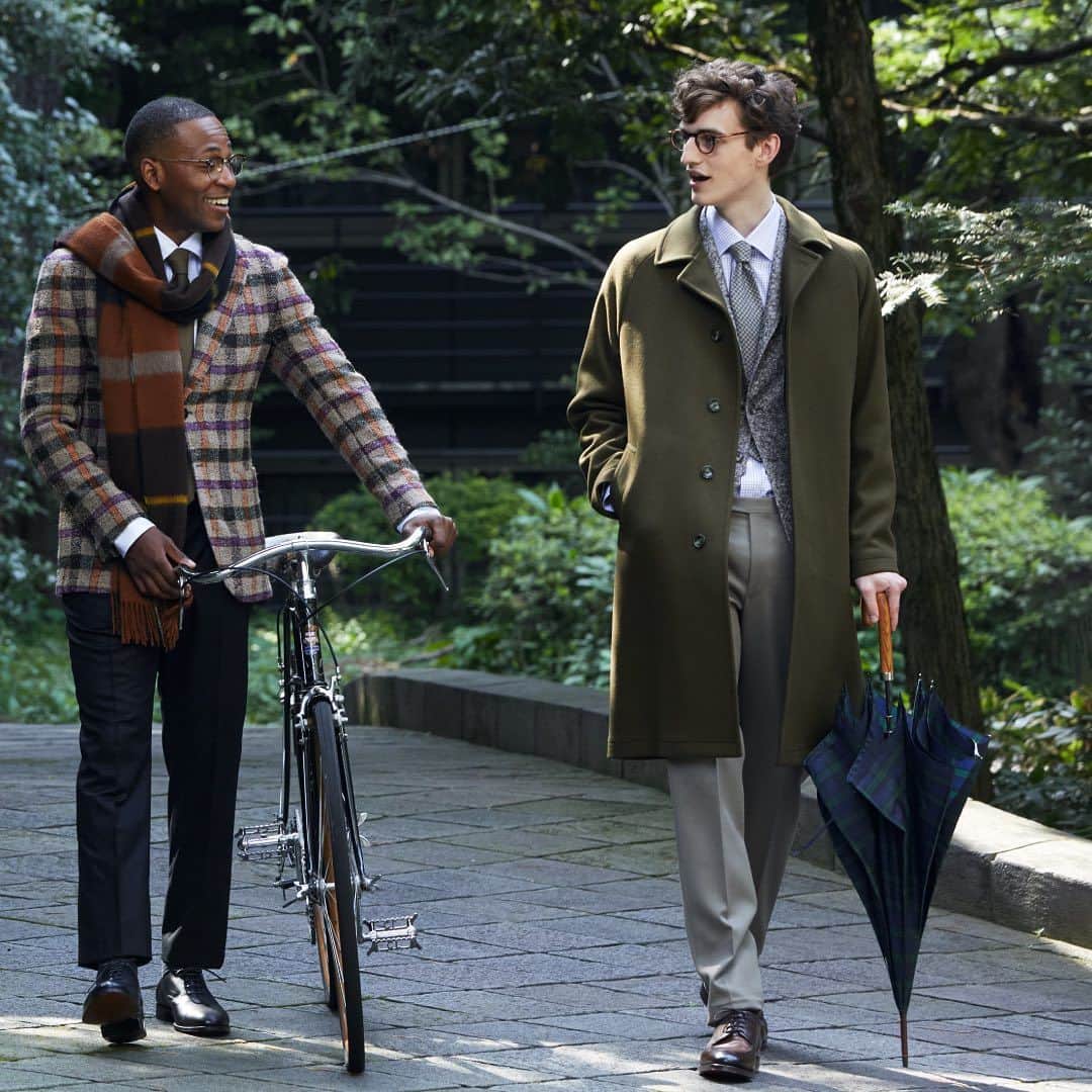 ストラスブルゴのインスタグラム：「⁡ WINTER 2023 NEW COLLECTION HAS ARRIVED ⁡ left Jacket <GABRIELE PASINI> ¥213,400 商品コード：1060223102001 ⁡ Shirts <CIRIELLO> ¥41,800 商品コード：1163223106008 ⁡ Pants <ROTA> ¥88,000 商品コード：1043123105006 ⁡ Eyewear <RETROSPECS> ¥119,900 商品コード：1141718232561 ⁡ Stole <JOSHUA ELLIS> ¥75,900 商品コード：1133623132003 ⁡ Tie <SEVEN FOLD> ¥39,600 商品コード：1124023110017 ⁡ Shoes <EDWARD GREEN> ¥247,500 商品コード：1001523321003 ⁡ right Coat <HEUGN> ¥220,000 商品コード：1151623103000 ⁡ Jacket <TAGLIATORE> ¥143,000 商品コード：1103623102003 ⁡ Shirts <FRAY> ¥72,600 商品コード：1001123106002 ⁡ Pants <PT TORINO> ¥49,500 商品コード：1049523105004 ⁡ Eyewear <RETROSPECS> ¥119,900 商品コード：1141718232941 ⁡ Tie <SEVEN FOLD> ¥39,600 商品コード：1124023110012 ⁡ Bag <CISEI> ¥165,000 商品コード：1036223322029 ⁡ Umbrella <FOX UMBRELLA> ¥39,600 商品コード：1021620120000 ⁡ Shoes <EDWARD GREEN> ¥204,600 商品コード：1001519321031」