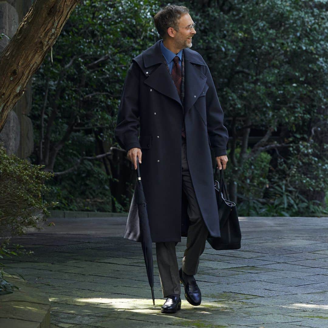 ストラスブルゴのインスタグラム：「⁡ WINTER 2023 NEW COLLECTION HAS ARRIVED ⁡ Coat <HEUGN> ¥220,000 商品コード：1151623103000 ⁡ Jacket <TAGLIATORE> ¥143,000 商品コード：1103623102003 ⁡ Shirts <FRAY> ¥72,600 商品コード：1001123106002 ⁡ Pants <PT TORINO> ¥49,500 商品コード：1049523105004 ⁡ Eyewear <RETROSPECS> ¥119,900 商品コード：1141718232941 ⁡ Tie <SEVEN FOLD> ¥39,600 商品コード：1124023110012 ⁡ Bag <CISEI> ¥165,000 商品コード：1036223322029 ⁡ Umbrella <FOX UMBRELLA> ¥39,600 商品コード：1021620120000 ⁡ Shoes <EDWARD GREEN> ¥204,600 商品コード：1001519321031」