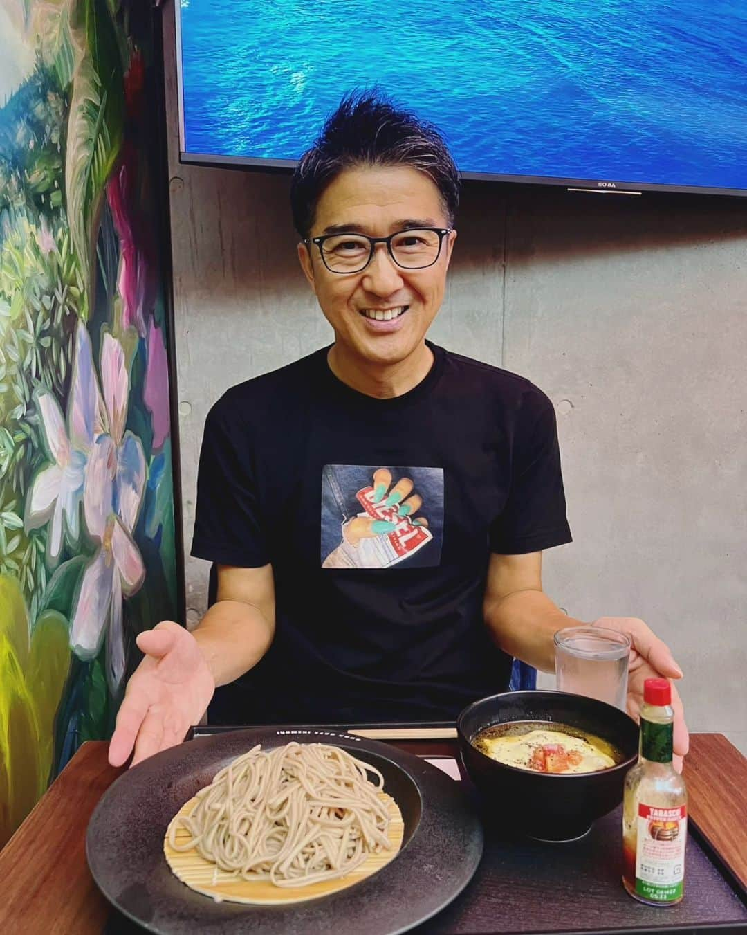 池森秀一のインスタグラム：「今日のランチは「SOBA CAFE IKEMORI」で鶏のトマトチーズつけそば」を頂きました。本当に毎日ここでランチしたいです！！ ご馳走様でした✨ #DEEN #池森秀一 #musicproducer #DEEN蕎麦森 #池森そば #DEEN池森秀一の365日そば三昧 #蕎麦の世界 #毎日お蕎麦 #蕎麦ランチ #sobacafeikemori #港区ランチ」