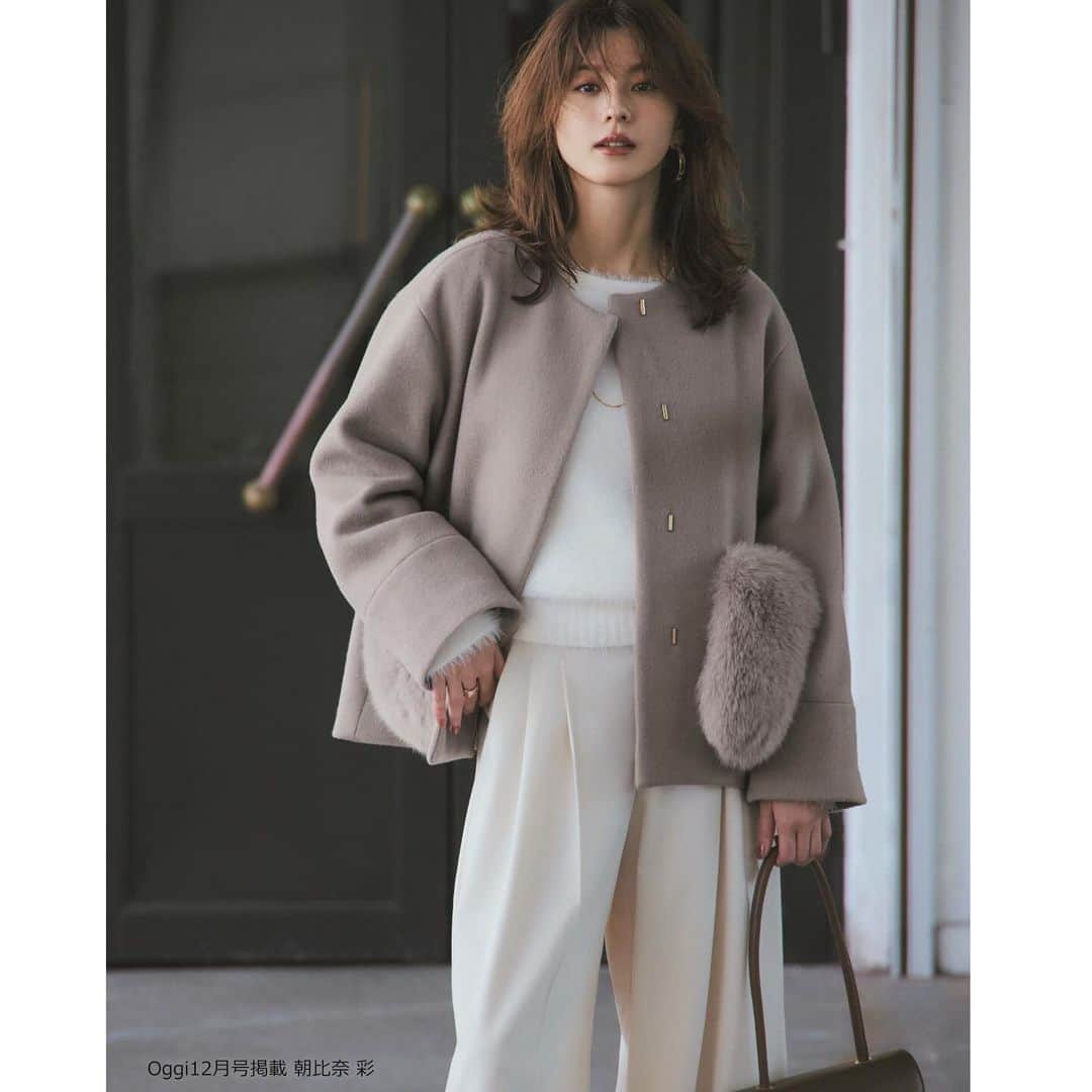 のインスタグラム：「本日発売✨ Oggi12月号掲載  きれいめシンプル派に ‘’ジャスグリッティー‘’で大人の甘さを♡ ⁡ @jusglitty_official  @oggi_mag  @asahina_aya   商品の詳しい情報はタグからcheck☑︎⁡  —————————————————  ⁡ ▶▶︎▶︎information ⁡ ☑︎📩メルマガ登録でお得な情報をGET‼︎ 不定期でお得なキャンペーン実施します✨ ⁡ ☑︎公式オンラインサイトArpege storyで 店舗在庫状況がご確認いただけるようになりました！ さらにネットで完売商品もお店に在庫があれば取り寄せ、お取り置き可能になりました💐(一部店舗のみ) ⁡ ————————————————— ⁡ #oggi  #jusglitty  #ジャスグリッティー  #朝比奈彩 さん」