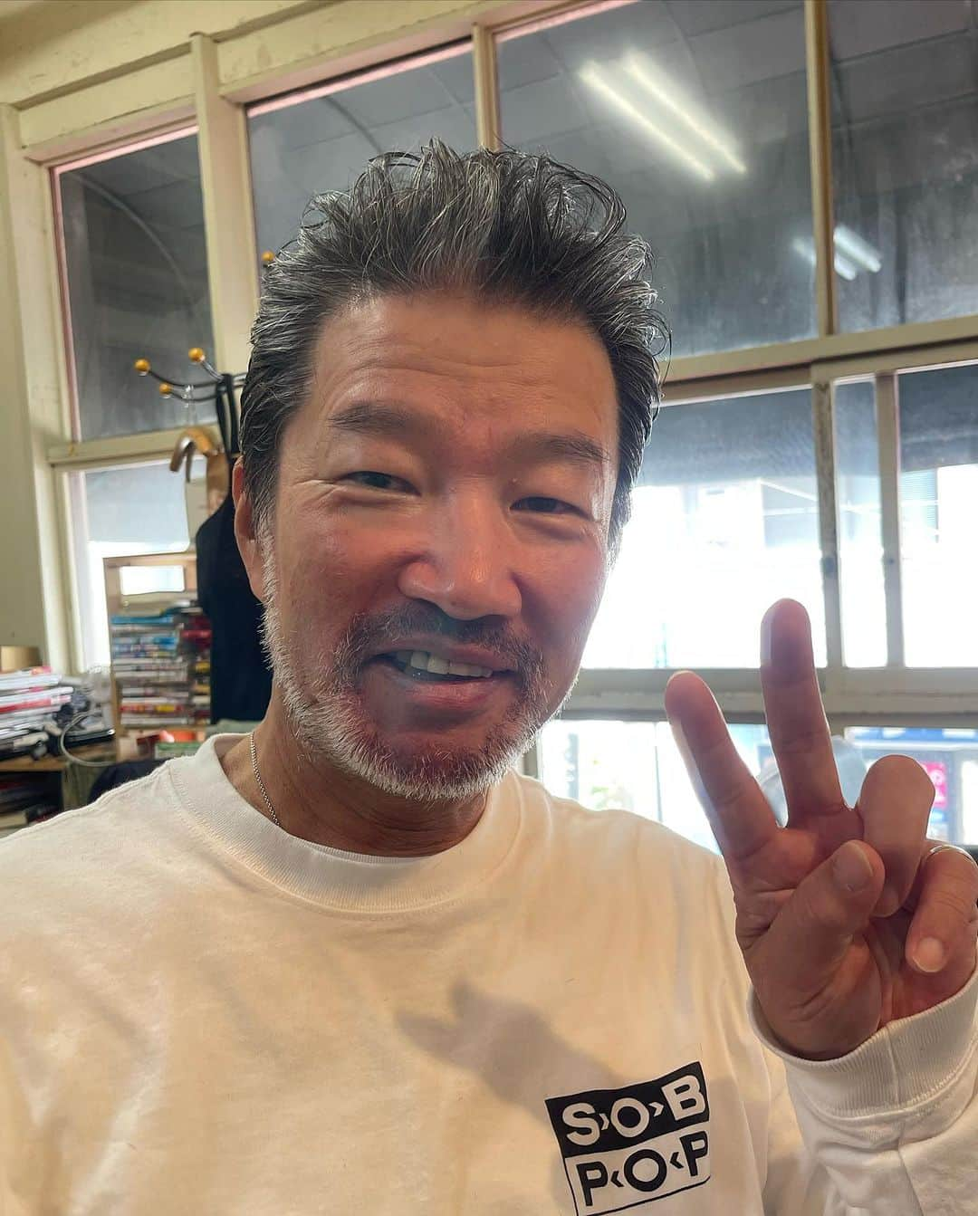 杉本知香さんのインスタグラム写真 - (杉本知香Instagram)「キム兄、激シブ！！！！！！！ 坊主頭は自分でバリカンしてたので 20年ぶりに頼ってもらえてめちゃくちゃ嬉しかったです😆 いい感じの柔らかい癖毛なので 楽チンヘア✨✨ まじで似合ってました✨✨  #中目黒美容室 #木村祐一#キム兄 #チコちゃん#チコちゃんに叱られる」10月27日 12時44分 - sugimotoc