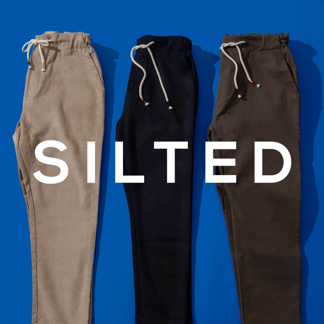 のインスタグラム：「The Silted Companyから人気のコフィンパンツが今年も入荷しました！ ブランドを代表する定番のコフィンパンツは、程よくストレッチの効いた生地でリラックスした穿き心地とすっきりとした膝下のテーパードシルエットが特徴の一本です。  詳細はSEILIN ONLINE SHOPよりご覧いただけます。 https://www.hrm-eshop.com/shop/e/eSILTED23/  ------------------------------- (Dear international customers) We offer international shipments. Please visit SEILIN ONLINE SHOP to make purchases. -------------------------------  #silted  #thesiltedcompany  #コフィンパンツ  #聖林公司 #seilin」