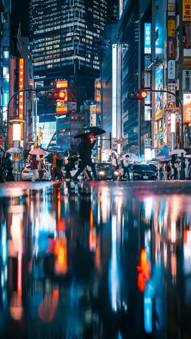 Promoting Tokyo Culture都庁文化振興部のインスタグラム：「The numerous lights illuminating the rainy streets create a new atmosphere to experience in Tokyo.  -  東京の夜は、雨の日もまた魅力的。 雨に濡れた街をたくさんの灯りが照らし、いつもと一味違う雰囲気が漂います。  #tokyoartsandculture 📸: @jungraphy_  #tokyonight #tokyosnap #東京夜景 #tokyotrip #tokyostreet #tokyophotography #tokyojapan  #tokyotokyo #culturetrip #explorejpn #japan_of_insta #japan_art_photography #japan_great_view #theculturetrip #japantrip #bestphoto_japan #thestreetphotographyhub  #nipponpic #japan_photo_now #tokyolife #discoverjapan #japanfocus #japanesestyle #unknownjapan #streetclassics #timeless_streets  #streetsnap #artphoto」