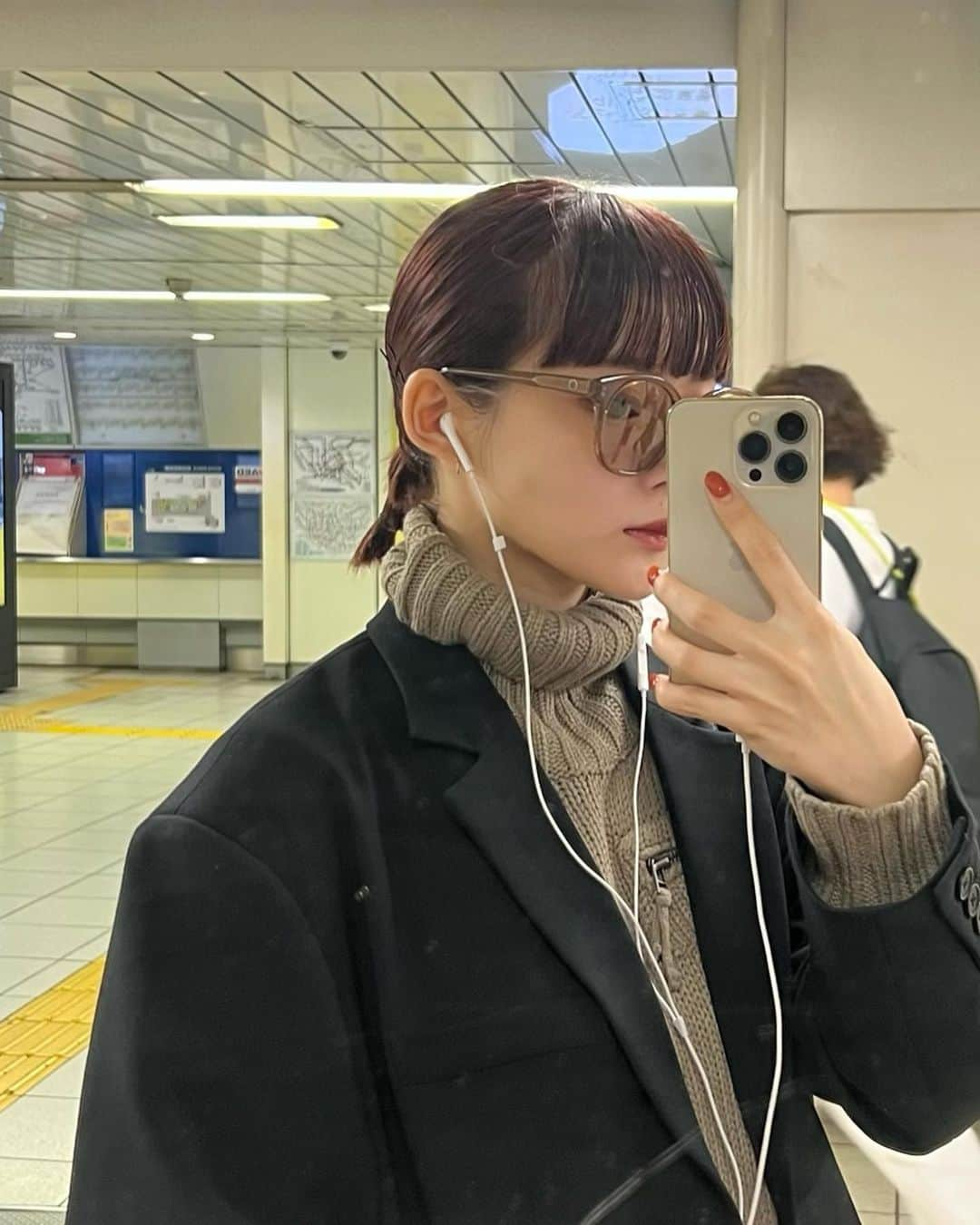 山崎江莉のインスタグラム：「Yesterday🐕  やっと着たかった古着の大チャックニット🧶 おろせて嬉しい」