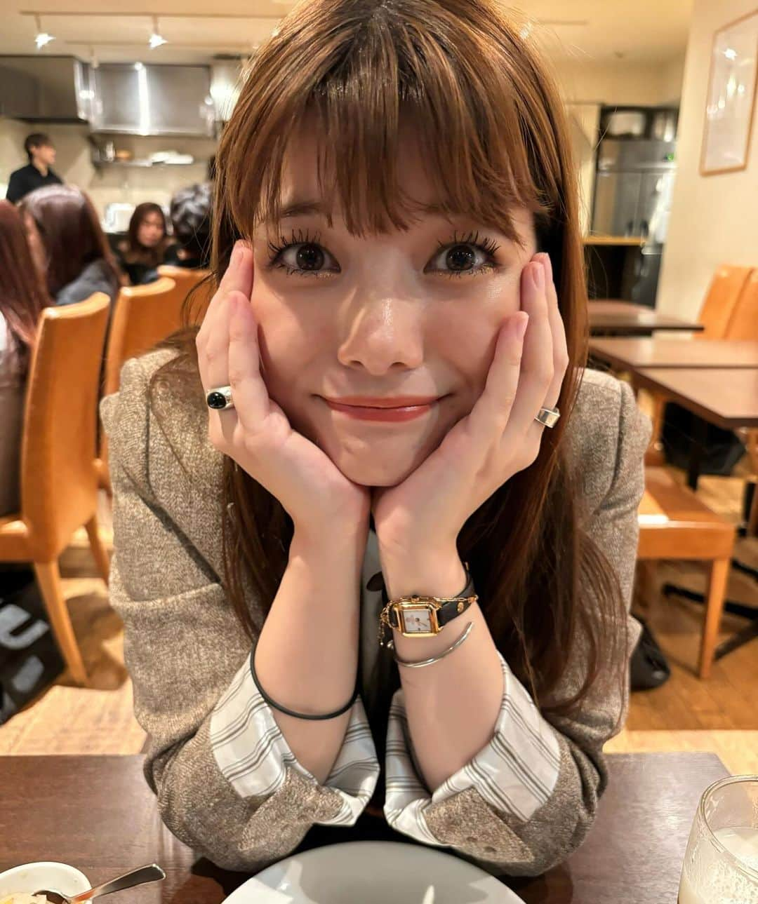 西谷菜々のインスタグラム：「. 華金🌷 今週もお疲れ様でした🍺🍺  #お肉待ち」