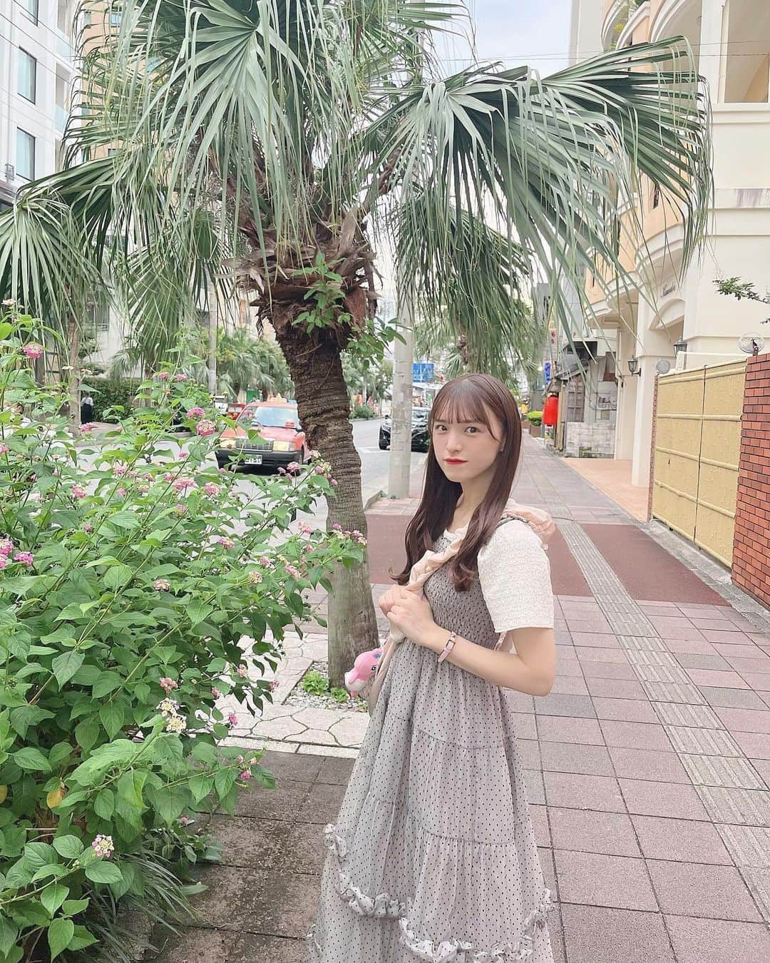 茉城奈那さんのインスタグラム写真 - (茉城奈那Instagram)「沖縄１日目の私服だよ〜🌺 ⁡ ⁡ 沖縄に初上陸したらヤシの木いっぱいだった🌴 ⁡ ⁡ ⁡ ⁡ ⁡ #アイドル #地下アイドル #idol #ınstagood #ヘアアレンジ #巻き髪 #ピンクブラウン #ブラウンカラー #グレージュ #沖縄旅行 #ワンピースコーデ」10月27日 22時22分 - nanchan_1010