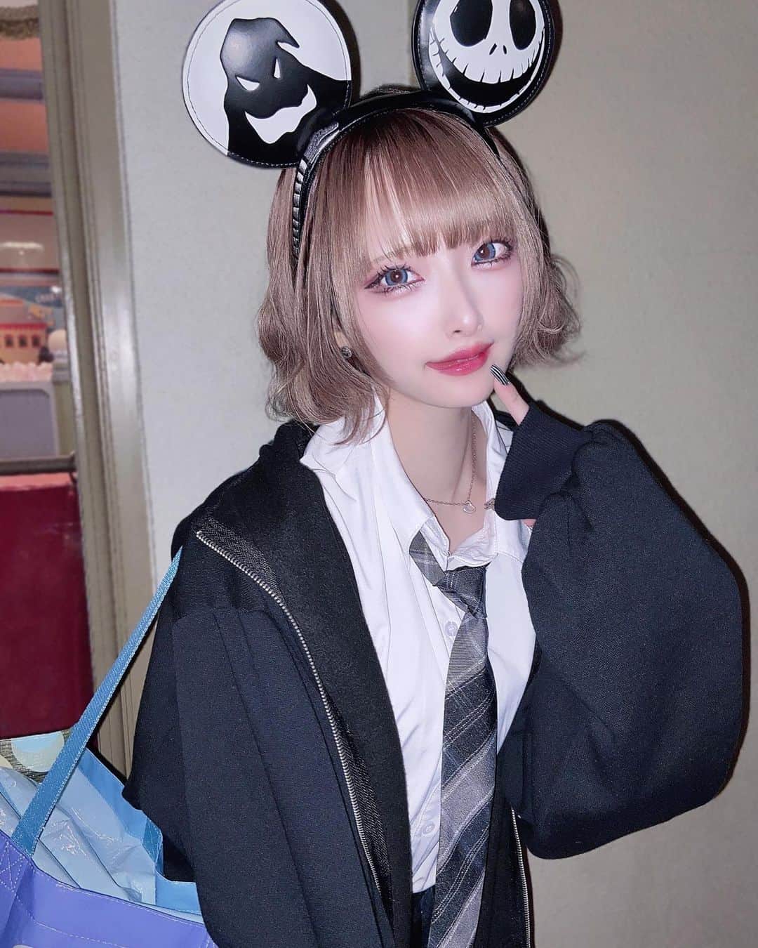 紫苑りんかのインスタグラム：「あざとくて何が悪いの？」