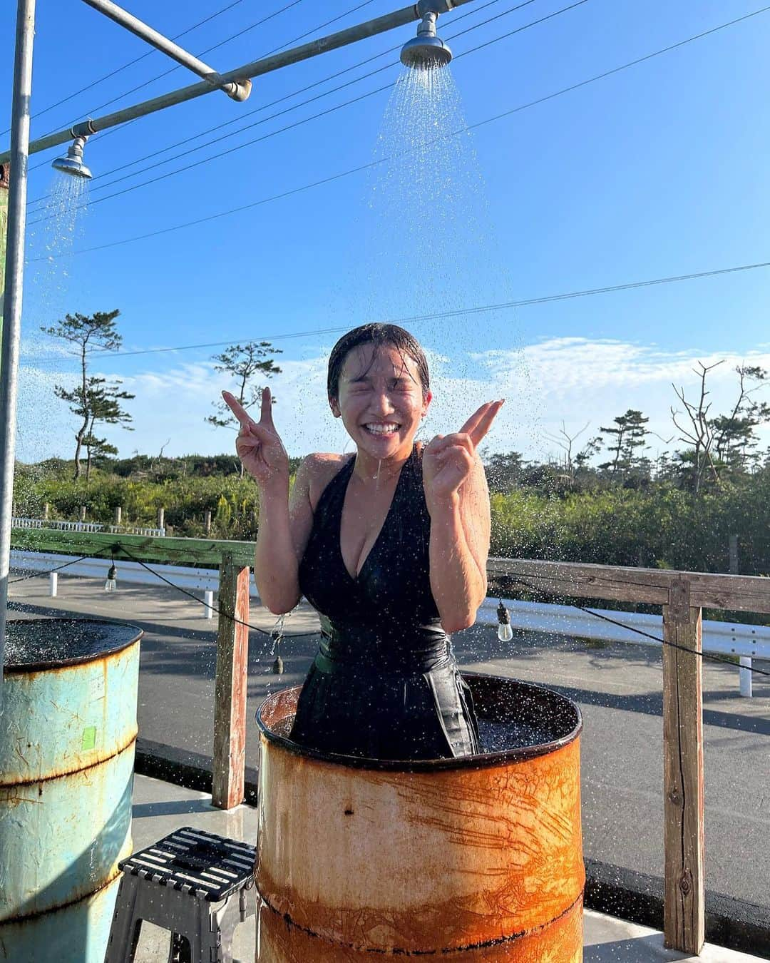 HIKARIさんのインスタグラム写真 - (HIKARIInstagram)「🧖🍃 ・ ・ ・ ・ 最近色んなサウナ行ってるから サウナ投稿多くなりそう。笑  @nb_surf_camp  ちょっと遠出してでも行く価値ある🚗♪  はじめてドラム缶の水風呂入ったけど めっちゃきもちー！！！😆✨✨✨  今までで温度がちょーどよくて感動🥺♡  どこ撮っても映え出たし夜はBBQもした🍖  _ #サウナ #サウナ女子 #サ活 #九十九里 #nbsurfcamp #休日 #BBQ」10月27日 22時24分 - hikari_niko424