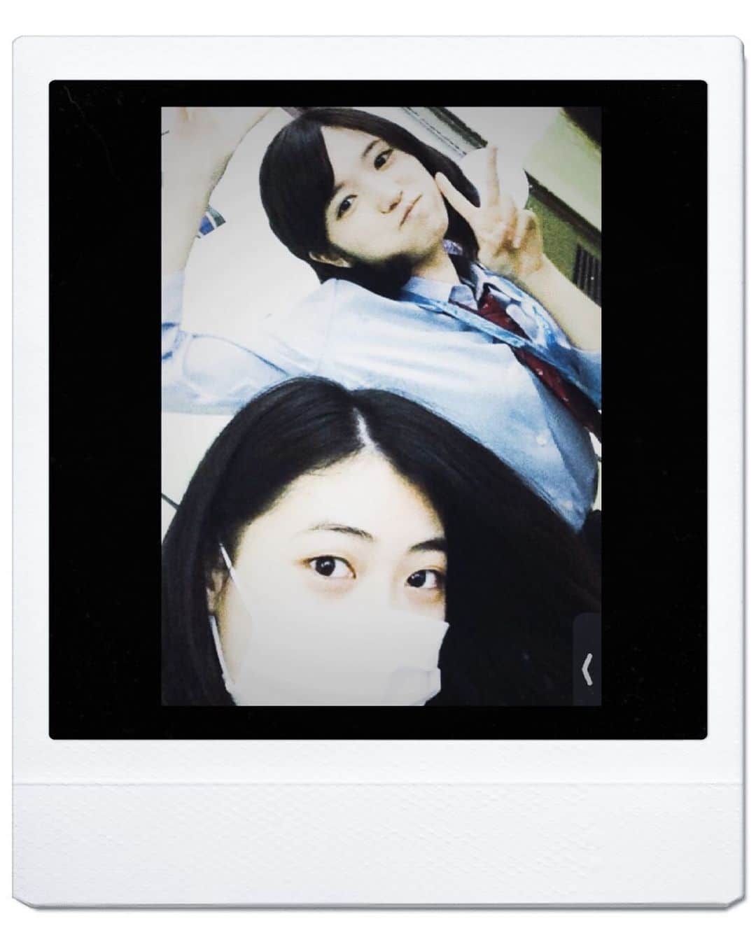 美山加恋さんのインスタグラム写真 - (美山加恋Instagram)「地元秋田のお米 #サキホコレ くれた🥰 めちゃくちゃおいしいらしい。かわいい。  なかなか2人で写真を撮らないから、学生時代の写真でも載せときます。(約10年前) 若い？変わらない？」10月27日 22時29分 - miyamakaren