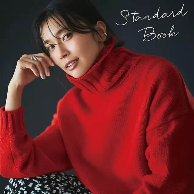 集英社FLAG SHOP（フラッグショップ）のインスタグラム：「⁡ ⁡ ⁡ STANDARD BOOK 2023 Winter Edition ❄️ ⁡ ⁡ 『STANDARD BOOK』では、長く使えて、素材とつくりがよい、HAPPY PLUS STOREのバイヤーたちが胸を張っておすすめできる商品を揃えました‼️ ⁡ 身につけるだけで気持ちがときめくうれしい体験をぜひお楽しみください✨ ⁡ ⁡ ⁡ #STANDARDBOOK #スタンダードブック #23AW #ハピプラ #名品 #happyplusstore ⁡」