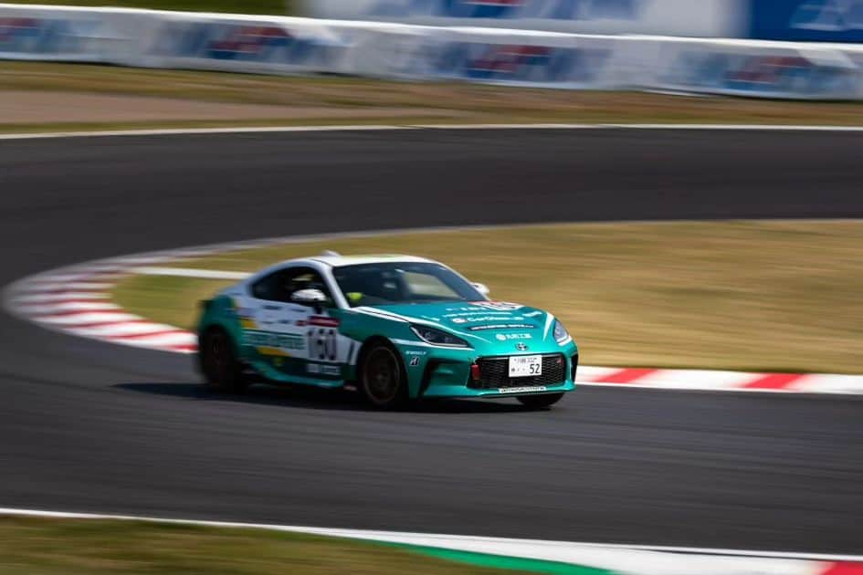 吉田広樹さんのインスタグラム写真 - (吉田広樹Instagram)「TOYOTA GAZOO RACING 86/BRZ Cup🏁 Rd.6 鈴鹿サーキット🏎️  今シーズン比較的調子の良かった86レースですが 今回はうまくまとめきれません💦  明日は一発勝負の予選！  気持ちを強く持って頑張ります！！  #埼玉トヨペットGreenBrave #greenbrave #grgarage浦和美園 #GR86 #BRIDGESTONE #RE09D #IDI #大石博久カメラマン」10月27日 22時44分 - hiroki44da