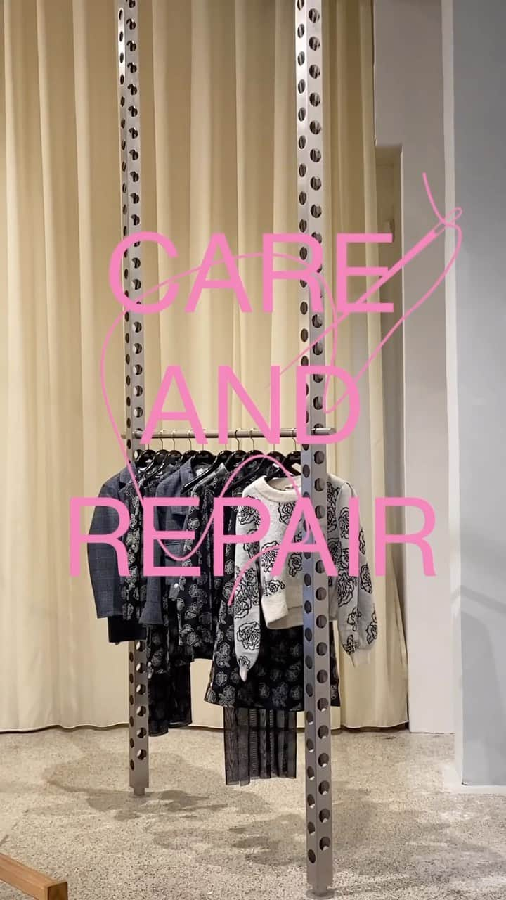 バウム ウンド ヘルガーデンのインスタグラム：「CARE AND REPAIR ❣️  Remember you can bring in any Baum und Pferdgarten items to our Copenhagen Flagship Store, and we will do our best to mend and make new. Our care and repair service is free of charge  #BaumFamily #BaumundPferdgarten」