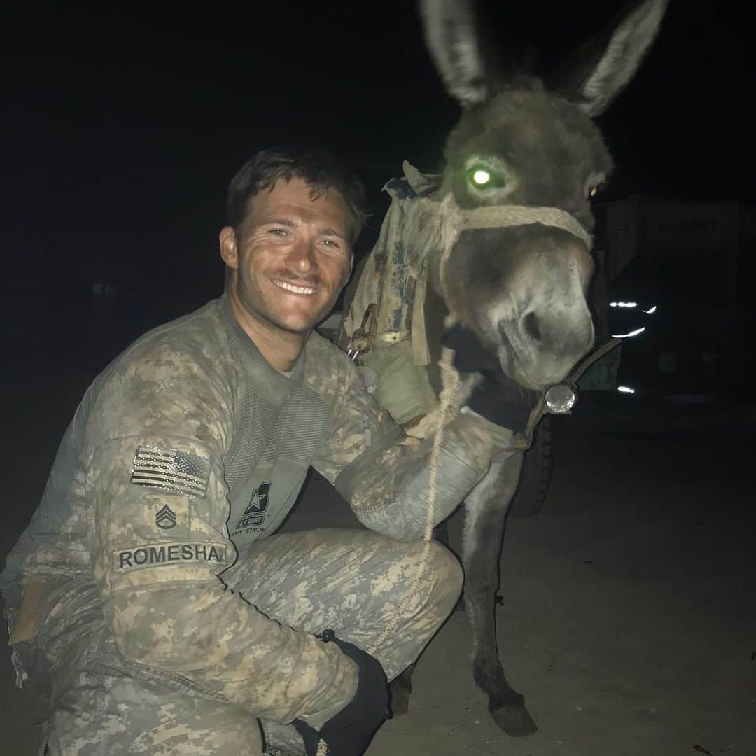 スコット・イーストウッドのインスタグラム：「2019. Shooting @theoutpostmovie  Probably working an all nighter here.  Which happens a lot on movies.  But at least I had my friend bob. 🫏」