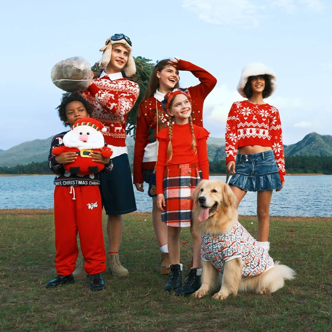 SHEINのインスタグラム：「The holidays are almost here! 🎅❄️ Stock up on festive fits for the whole fam to get them in the holly jolly spirit 🎄🎉  🔗:https://shein.shop/7mi5slz  #SHEINholidayseason」