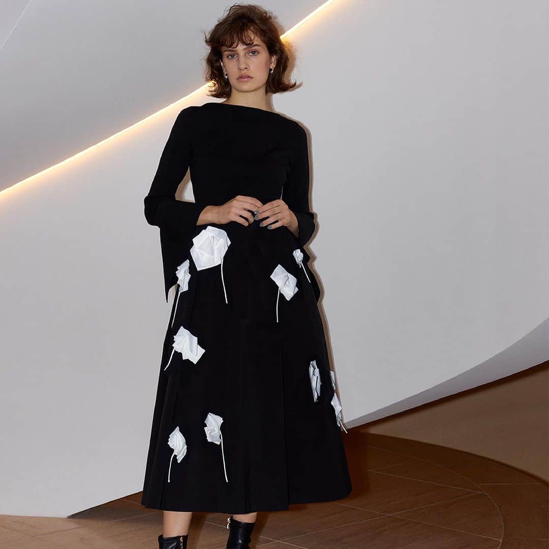 celford_officialのインスタグラム：「【CATALOG】 ⁡ 2023 WINTER COLLECTION ⁡ knit ¥16,500 ◆12月上旬発売予定 ⁡ skirt ¥24,200 ◆発売中 ⁡ プロフィールのリンクより 最新のデジタルカタログをご覧頂けます。 ⁡ ⁡ #CELFORDAW23 #celford #セルフォード」