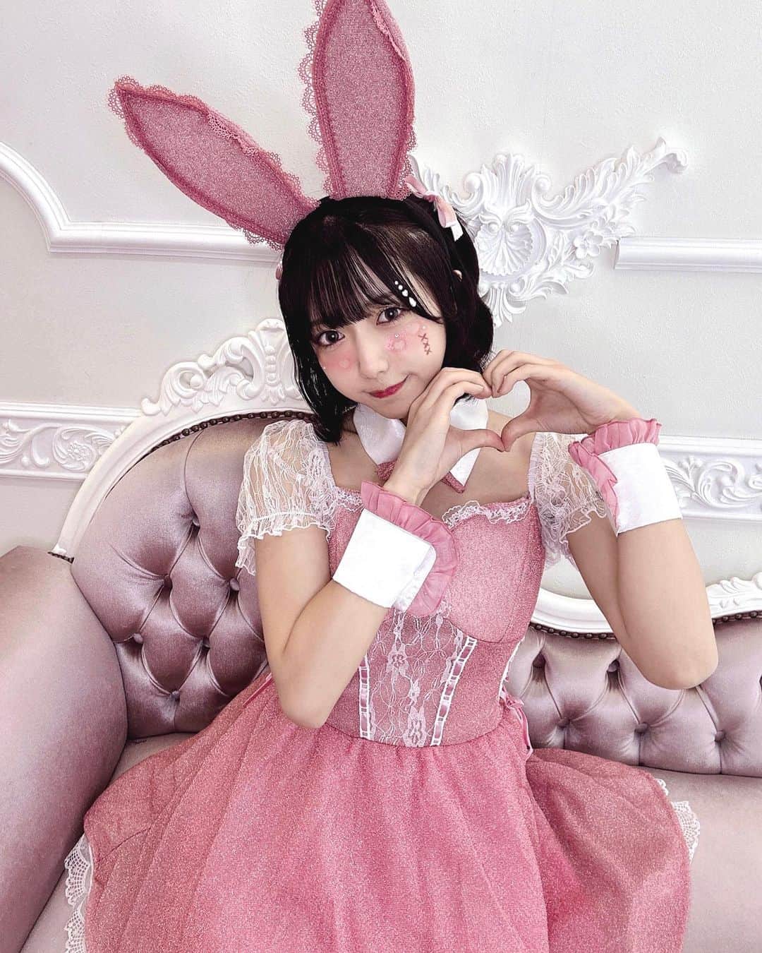 萩田ここのインスタグラム：「🐰🎀 ⠀⠀⠀⠀⠀⠀⠀⠀ 今日はハロウィンの撮影したの🪄♡ めっちゃ可愛いヘアアレンジとメイクしていただきました〜🫧 ⠀⠀⠀⠀⠀⠀⠀⠀ 中々見れないうさぎな姿になったよ🐇 ひめかも一緒だったからまたツーショとか載せるね‼︎ 写真もまだまだたくさんあるからよかったらまた載せたら見てね＾＾❤︎ ⠀⠀⠀⠀⠀⠀ @otaku_hairdresser さんありがとうございました💘 ⠀⠀⠀⠀⠀⠀ I got to do a Halloween shoot today and I wore a bunny costume for it!」
