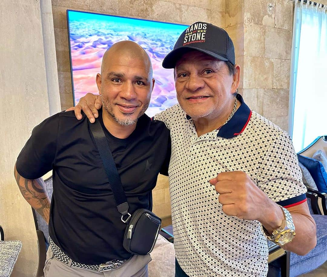 ミゲール・コットのインスタグラム：「Uno de mis favoritos de todos los tiempos. @robertoduranbox 🔥🇵🇦🪨👊🏼  @TURKIALALSHIK @RIYADHSEASON #FURYNGANNOU #RIYADHSEASON」