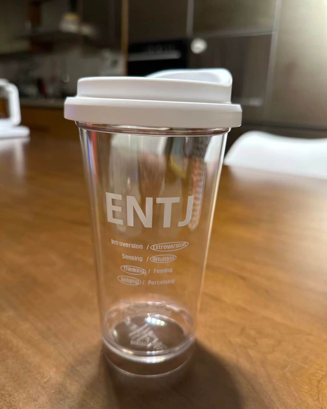 イ・スンヨンのインスタグラム：「고맙다 윤이사 ㅜ  지두 entj  우리 커플인고야??ㅋ」