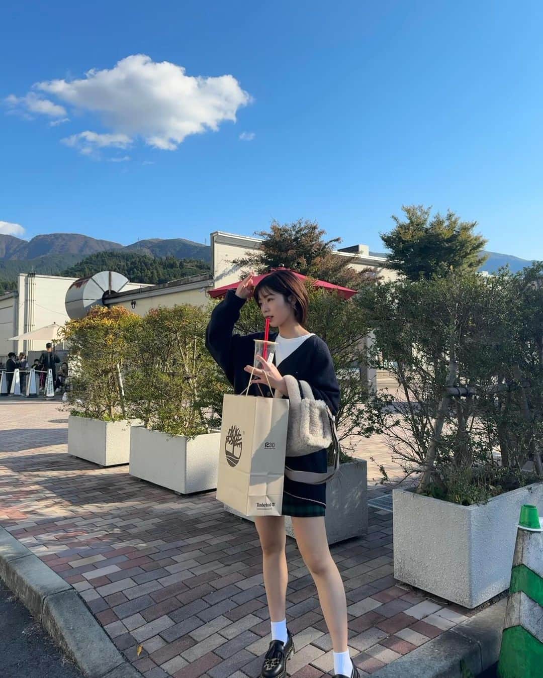 傳彩夏さんのインスタグラム写真 - (傳彩夏Instagram)「買い物は一目惚れタイプです🤦🏻‍♀️🩷」10月27日 23時25分 - denayaka