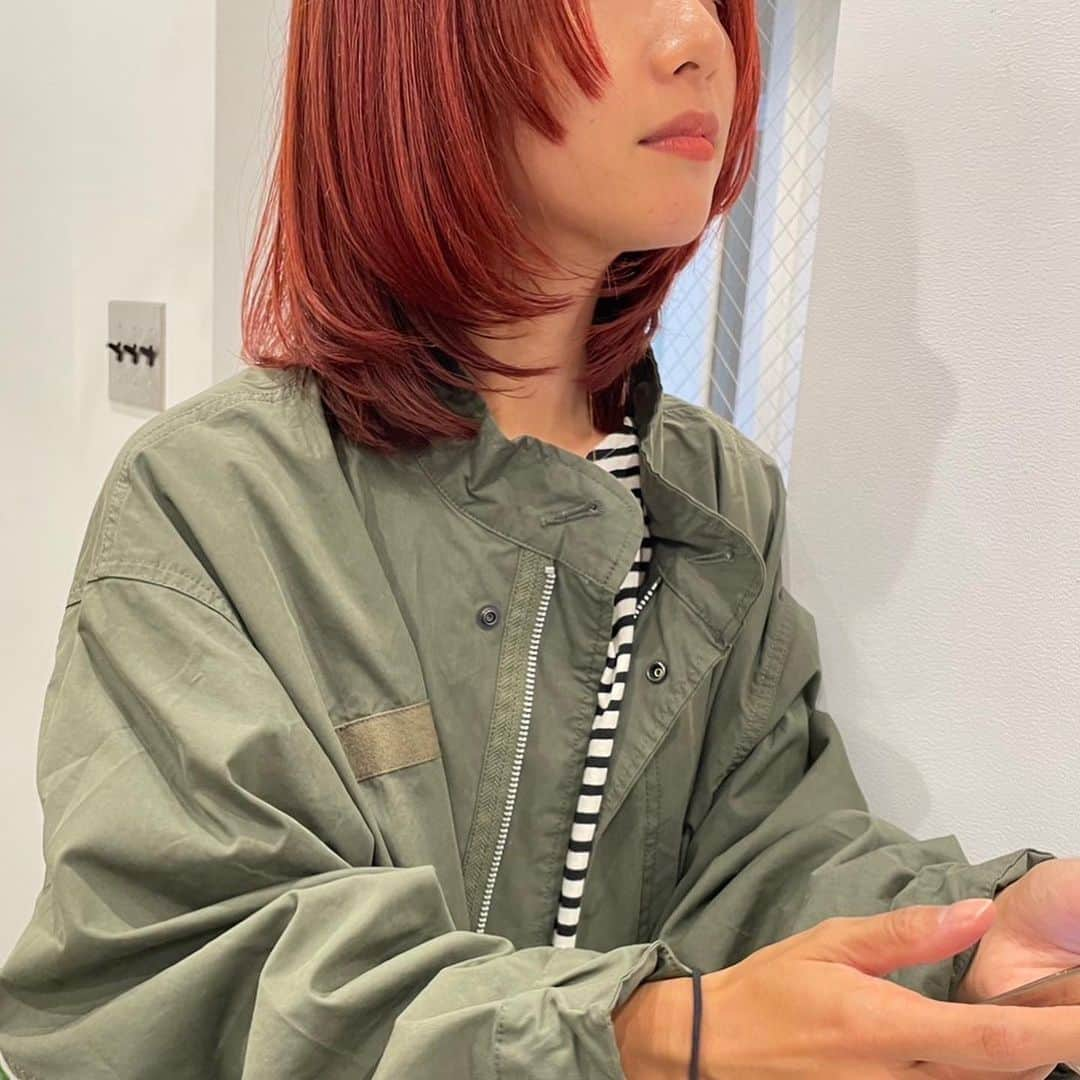 Aya（高本彩）さんのインスタグラム写真 - (Aya（高本彩）Instagram)「🍊カラーに、ゆるウルフカット🧡今回も完全に @achi1029 にお任せ。朝セットするの本当にめんどくさいから簡単にセットできるカットにしてほしいっていったら完成した。 天才かよっ😂 いつもほんまにありがちょっ❤️  #学芸大学#living#achi#オレンジカラー#ウルフカット#」10月27日 23時25分 - aya_dream04