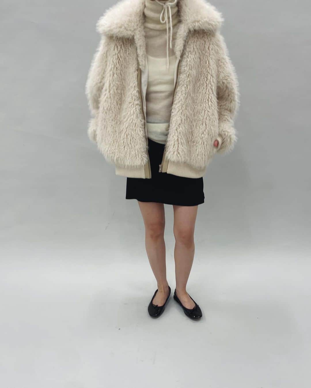 エディットフォールルさんのインスタグラム写真 - (エディットフォールルInstagram)「. AYNI @ayniuniverse  10.28 11:00 new in  flower crochet knit (beige,white) ¥39,000+tax mini rib skirt (cream,black) ¥20,000+tax  .」10月27日 14時40分 - editforlulu_official