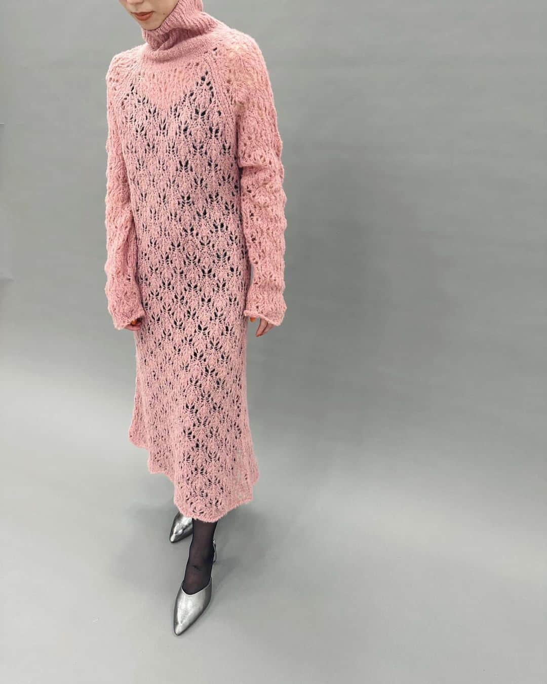 エディットフォールルのインスタグラム：「. AYNI @ayniuniverse  10.28 11:00 new in  knit dress (beige,pink,white) ¥34,000+tax  .」