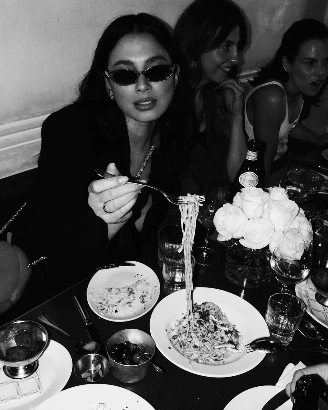 ジェシカ･ゴメスのインスタグラム：「#chaneleyewear  @chanelofficial」
