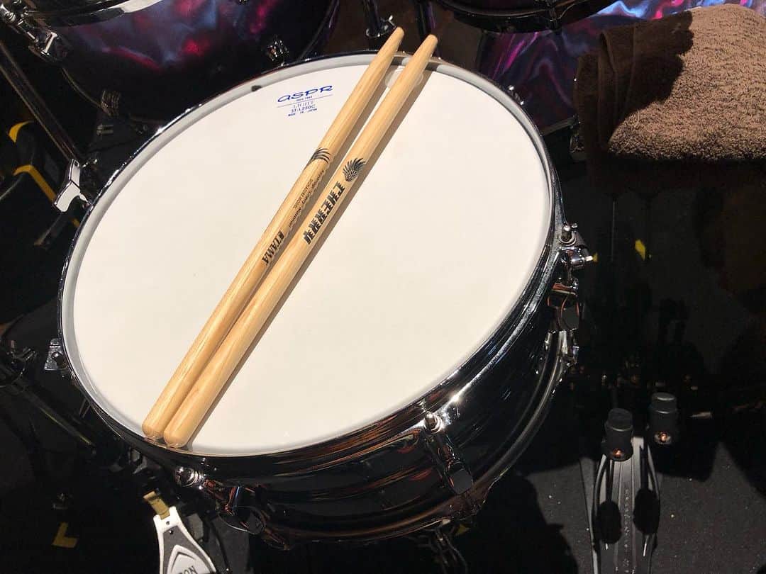 小柳“Cherry”昌法さんのインスタグラム写真 - (小柳“Cherry”昌法Instagram)「リハーサルなう♪♪♪ 諸々整理しながら。。。🤟😉 #小柳Cherry昌法 #drummer_cherry #ドラマー #lindberg #tamadrums #zildjian #aspr」10月27日 14時53分 - cherry_drummer