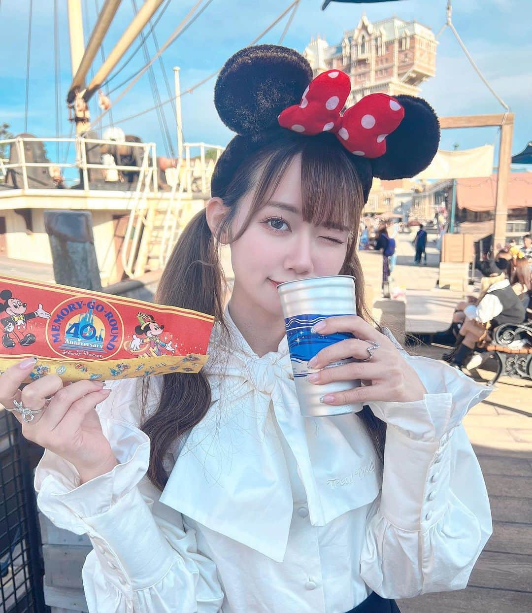 服部有菜さんのインスタグラム写真 - (服部有菜Instagram)「. 最近ビールが飲めるようになってきました🍻🤍 ディズニーでのご飯とお酒は最高だよね👶🏻 . . #ディズニー #ディズニーシー #disney #disneysea」10月27日 15時07分 - yuna__0330.48