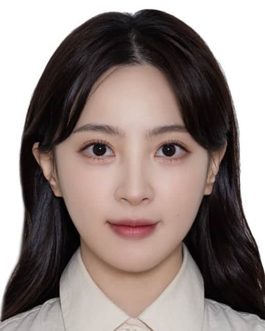 ジャング・ウネ・サングのインスタグラム：「3년만에 증명 사진 찍었음✨ @photomatic_official  포동포동 볼살은 예나 지금이나 같음..😫 광고아닙니다」