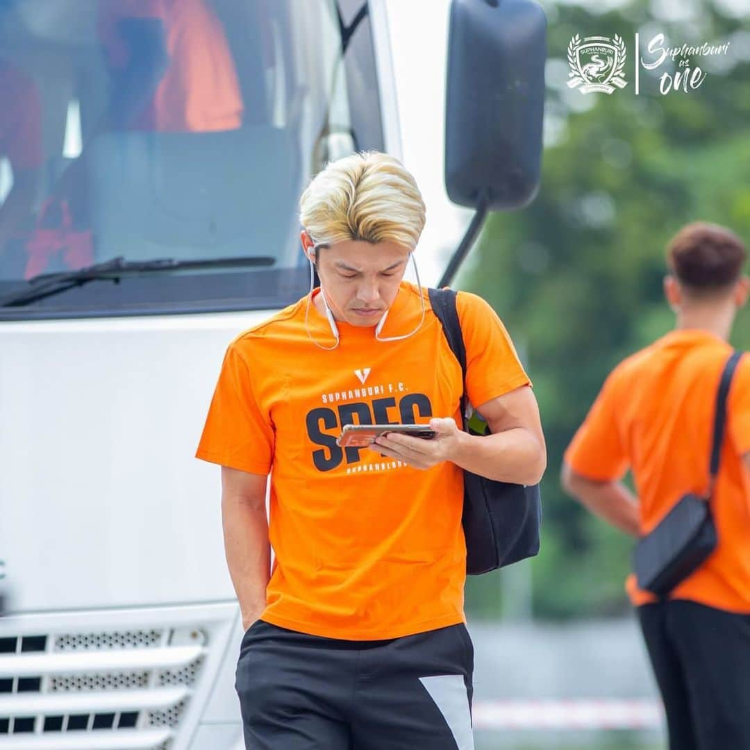 馬場悠企さんのインスタグラム写真 - (馬場悠企Instagram)「Hello today💋  #thaileague  #suphanburi #voltofficial #no37 #japan #asia #footballplayer  #football #soccer #life #enjoy #training #youtube」10月27日 15時33分 - yuki_bamba32