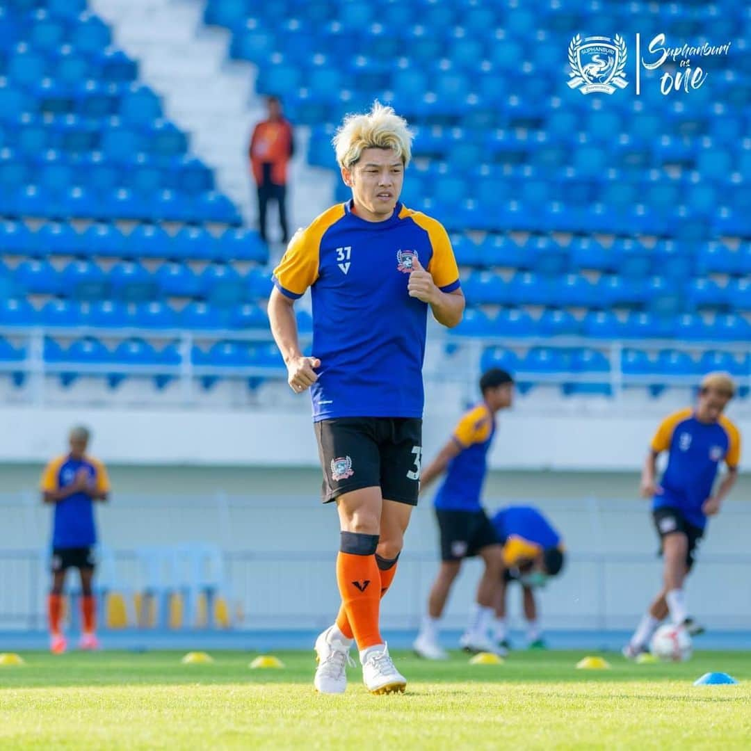 馬場悠企さんのインスタグラム写真 - (馬場悠企Instagram)「Hello today💋  #thaileague  #suphanburi #voltofficial #no37 #japan #asia #footballplayer  #football #soccer #life #enjoy #training #youtube」10月27日 15時33分 - yuki_bamba32