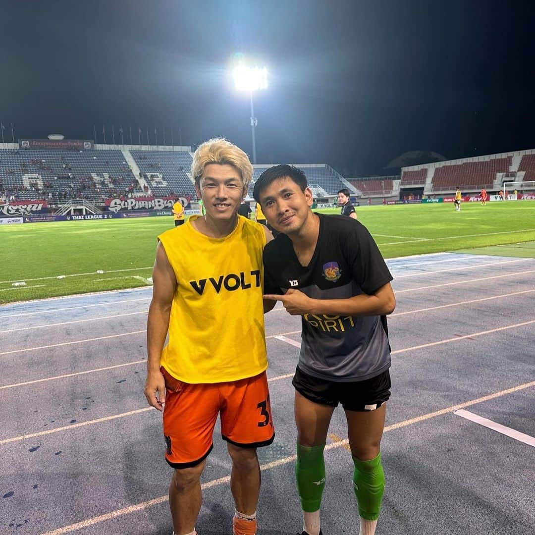 馬場悠企さんのインスタグラム写真 - (馬場悠企Instagram)「Hello today💋  #thaileague  #suphanburi #voltofficial #no37 #japan #asia #footballplayer  #football #soccer #life #enjoy #training #youtube」10月27日 15時33分 - yuki_bamba32