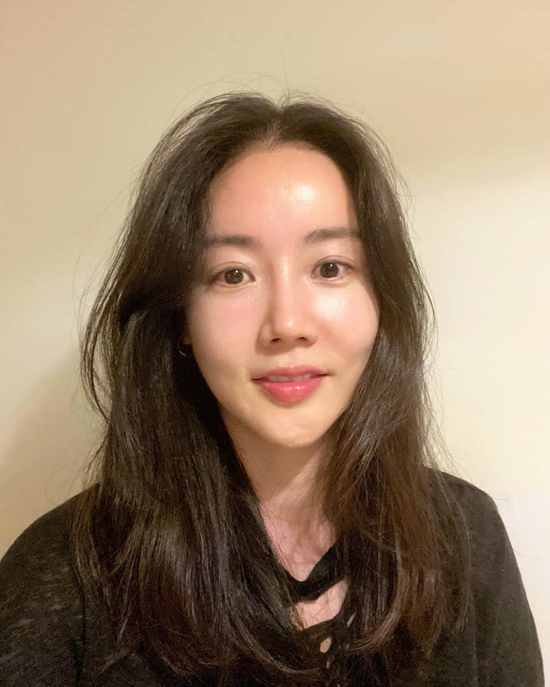 ファンウ・スルヘのインスタグラム：「오늘도 행복한 하루 되세요 ❤️🥹」