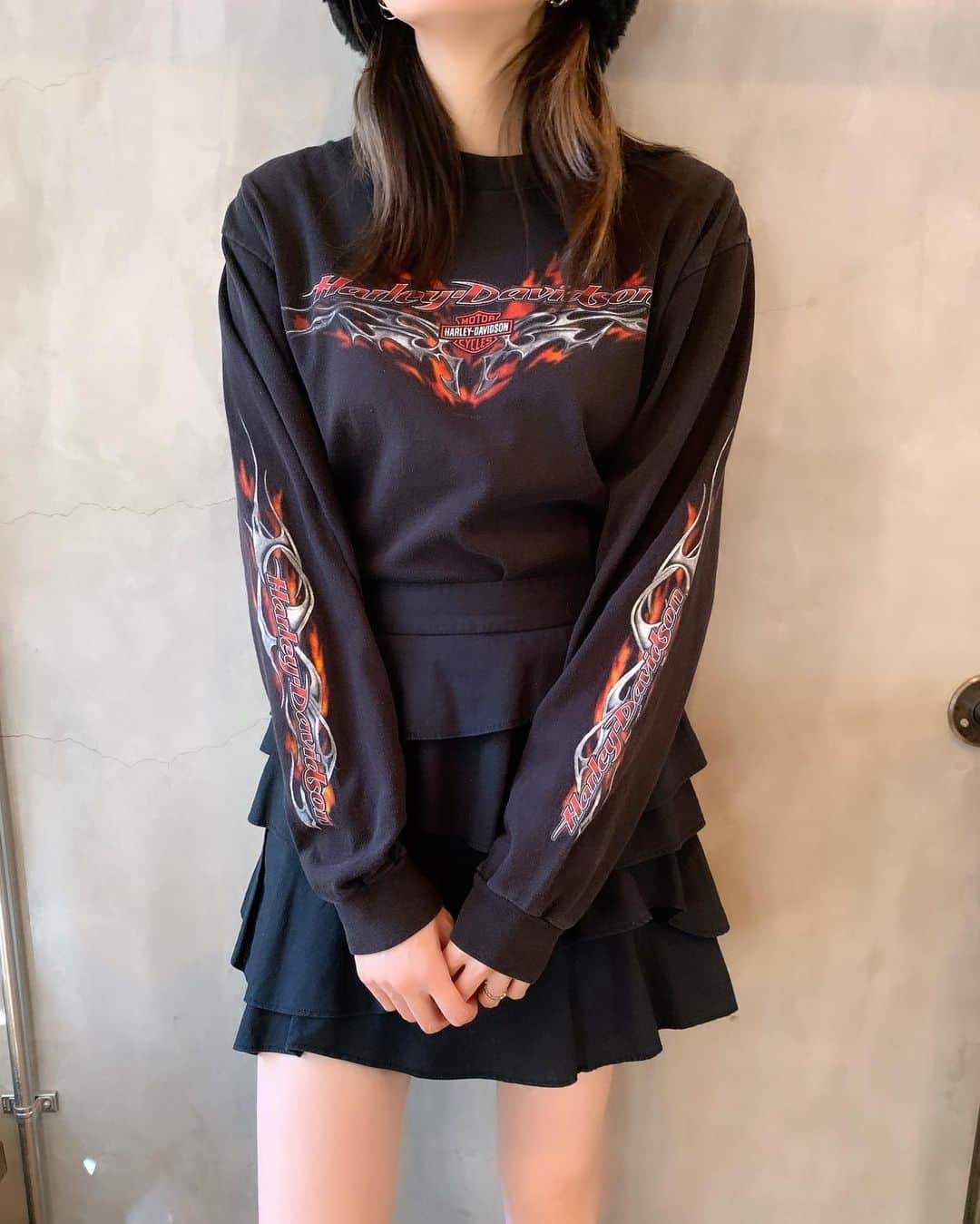 birthdeathのインスタグラム：「New Arrivals  00’s HARLEY-DAVIDSON L/S tee  00's Black mini skirt  #birthdeath #vintage」