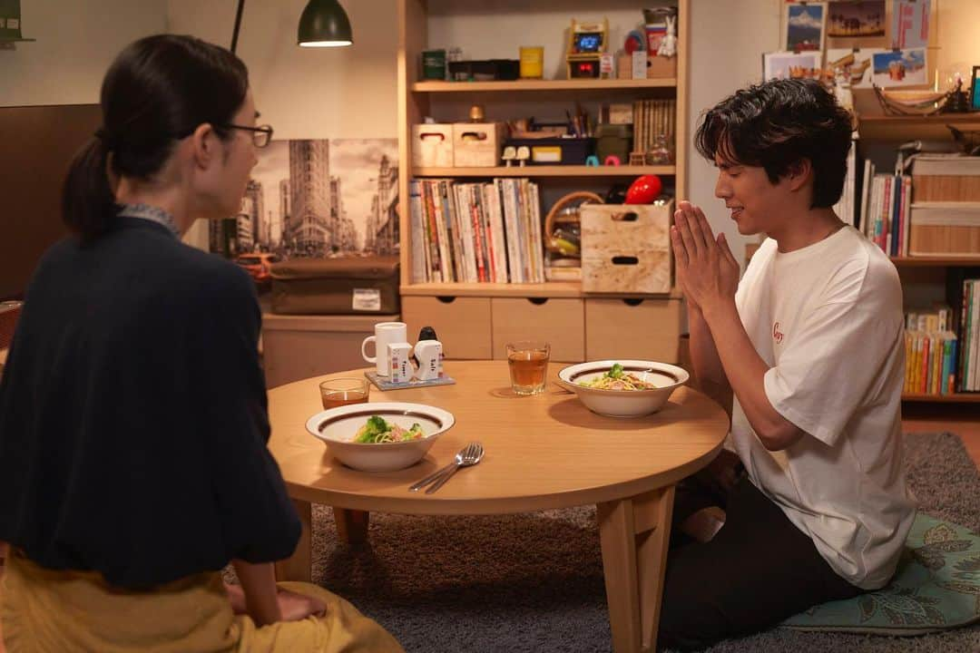 テレビ東京さんのインスタグラム写真 - (テレビ東京Instagram)「🍚#きのう何食べた？ season2🥢 第4話🍳今日10/27(金)深夜24時12分〜  *─────────────* 店長の三宅祐（マキタスポーツ）は 予約が入った顧客を 田渕剛（坂東龍汰）に託そうとする。  だが名前を聞いた賢二（内野聖陽）らはあ然。 なんと祐の元浮気相手で…  さらに賢二は田渕から食事に 誘われるが何やら思いつめた様子で、 「店を辞めるのではないか」との不安がよぎる。  一方、史朗(西島秀俊)は 美江（高泉淳子）の顧問先へ同行。 社長の前で突然「今後は筧史朗が担当する」 と明言され、初耳の史朗は戸惑ってしまう。 *─────────────*  #西島秀俊 #内野聖陽 #マキタスポーツ #坂東龍汰 #朝倉あき #高泉淳子 #中村ゆりか #奥貫薫 #松山愛里 #椿弓里奈  ©️「きのう何食べた？ season2」製作委員会 ©️よしながふみ／講談社」10月27日 15時47分 - tvtokyo_pr