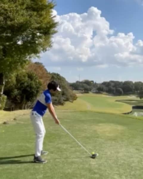 のインスタグラム：「本日も、お天気とメンバーに恵まれ最高のゴルフ🏌️‍♀️でした 100切りならずでしたが、確実に上手くなってると思います！！！ 今の季節にやらないでいるいつやるの？って言うぐらいベストシーズンなので、引き続き、ゴルフ⛳️とコンサート🎵両輪で張り切って行きます！ 明日は富山、明後日は名古屋で2回公演、頑張ります」