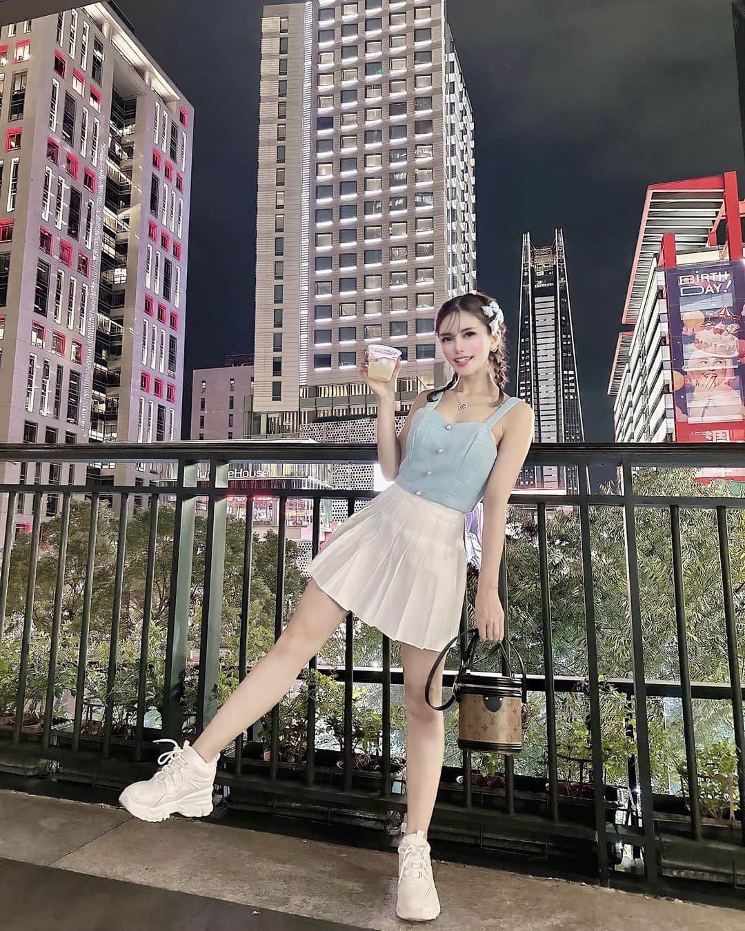 竹村寿美佳（すうちゃま）のインスタグラム：「台湾1日目楽しすぎた🇹🇼 今日から2日間 @wonderbar.tpe でダンサー出演させて頂きます🩵楽しみっ」