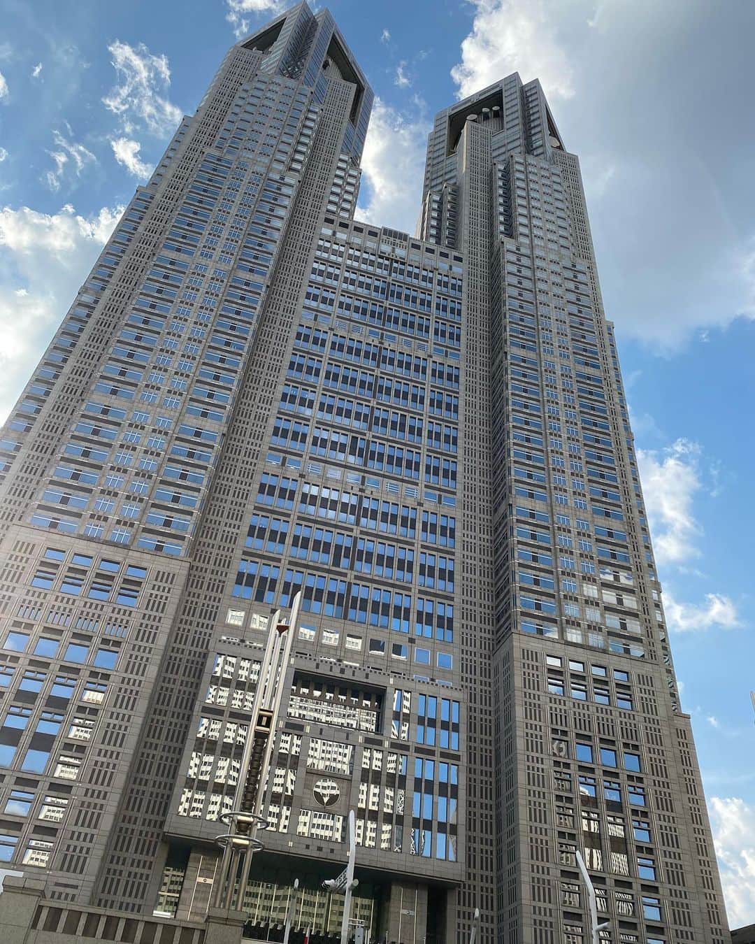 のインスタグラム：「やはり、東京は大都会だと思う瞬間。  たかーい✨  この街に憧れて北海道から上京。 東京に住んでいる年月の方が長くなったなぁ...  #東京 #tokyo #夢」