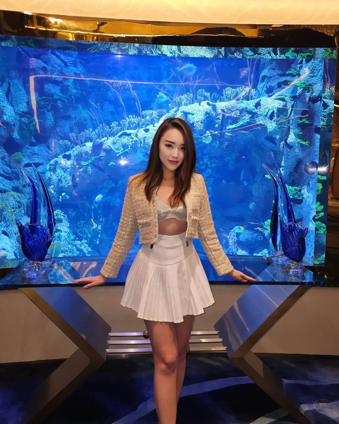 Nicole Chenのインスタグラム：「Before a DJ gig, fine dinning at its best! Celebrating a birthday and enjoying the best of what Dubai can offer! Amazing ocean dinning at Al Mahara Restaurant , 2 star Michelin star . Beautiful fishes and sea creatures. #michelinstar #2starmichelin #2starmichelinrestaurant #dubairestaurants」
