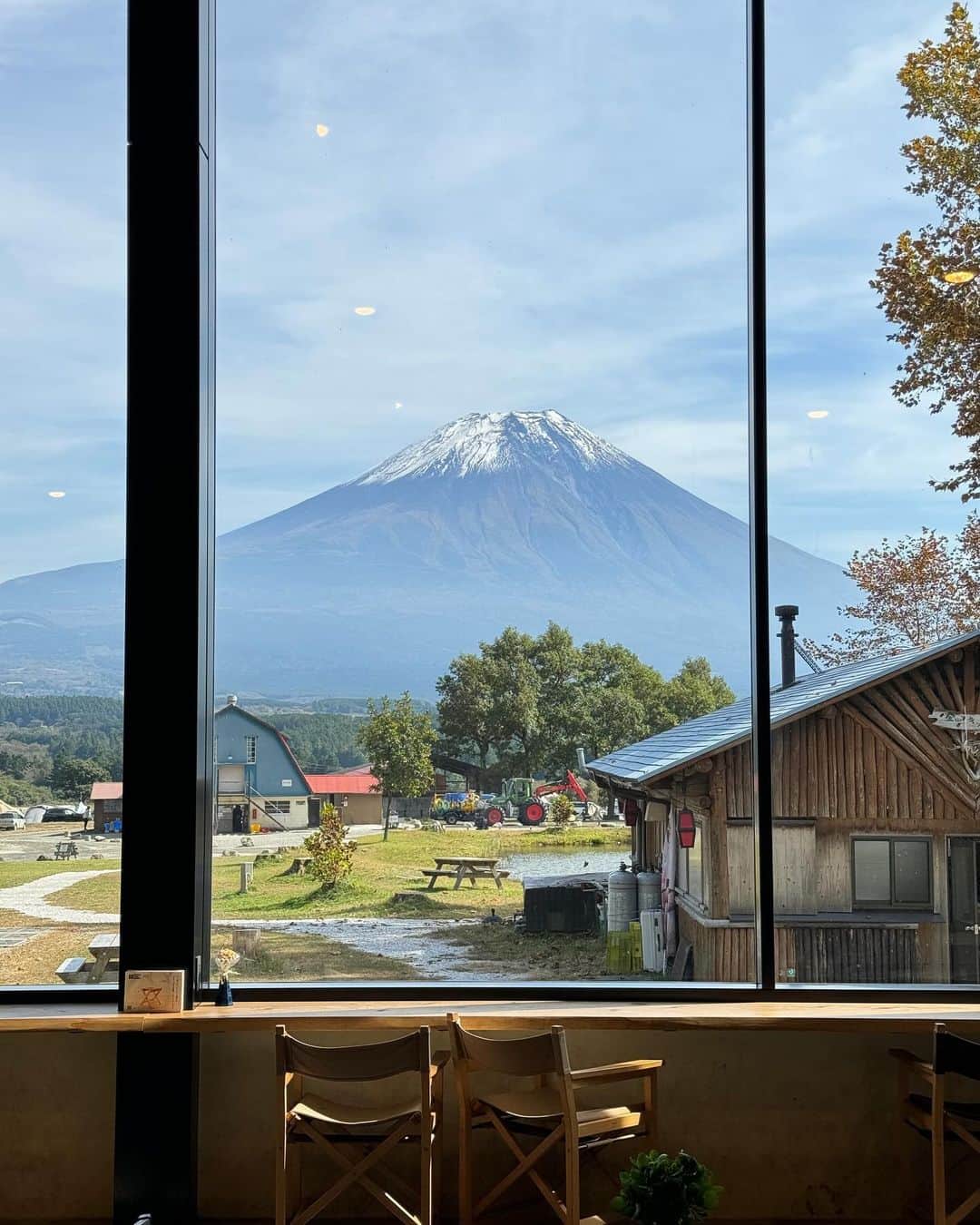 高島豪志さんのインスタグラム写真 - (高島豪志Instagram)「. 11月はもう一回ぐらいキャンプ行くぞー！！  #ふもとっぱら #秋キャンプ #富士山🗻 #ふもとっぱらキャンプ場 #mtfuji🗻 #キャンプ男子 #高島豪志 #キャンプ好き #おすすめキャンプ場 #japanlife #camping⛺️」10月27日 16時25分 - tsuyoshi_takashima_official